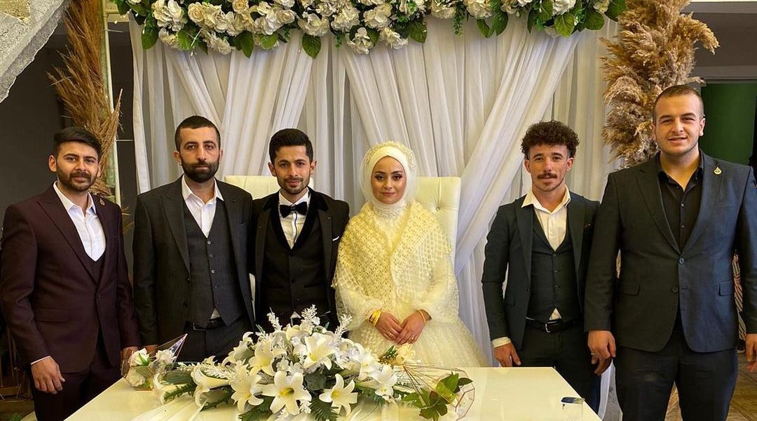 Kendilerine Bir Ömür Boyu Mutluluklar